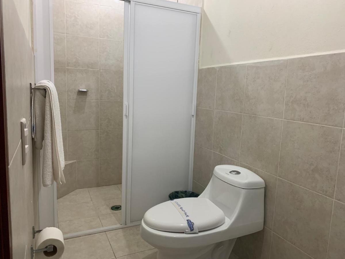 Real Del Sur Motel Moroleon Eksteriør billede