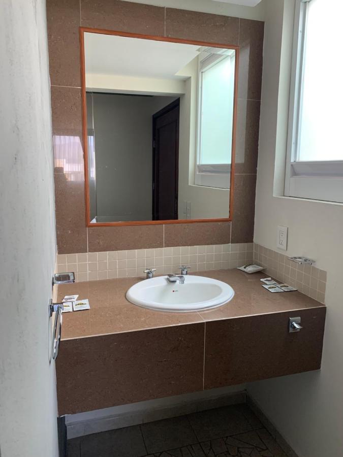 Real Del Sur Motel Moroleon Eksteriør billede