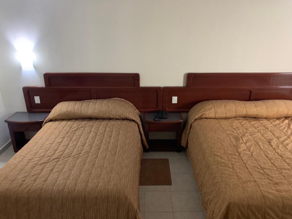Real Del Sur Motel Moroleon Eksteriør billede