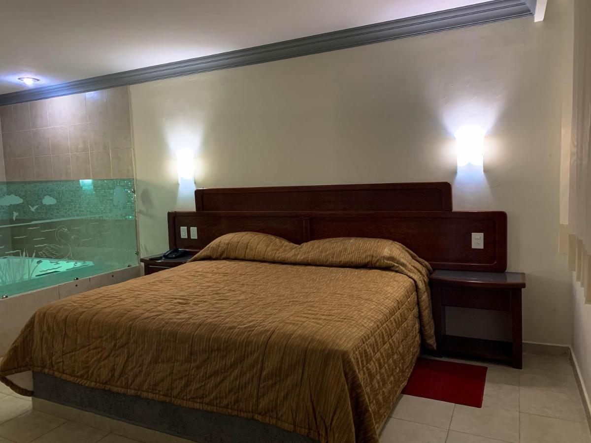 Real Del Sur Motel Moroleon Eksteriør billede